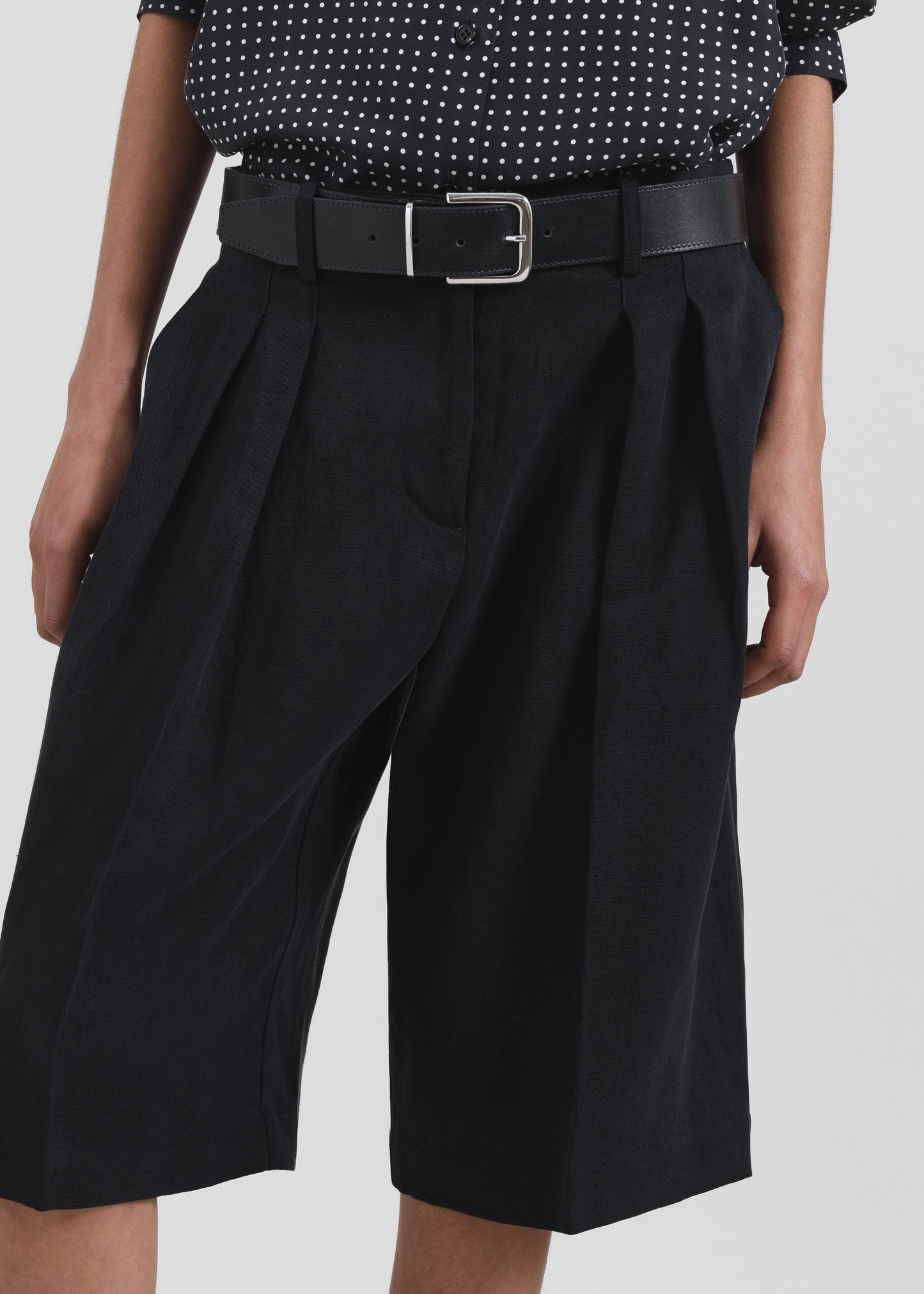 Bilbao Pleated Linen Bermuda Shorts - Black