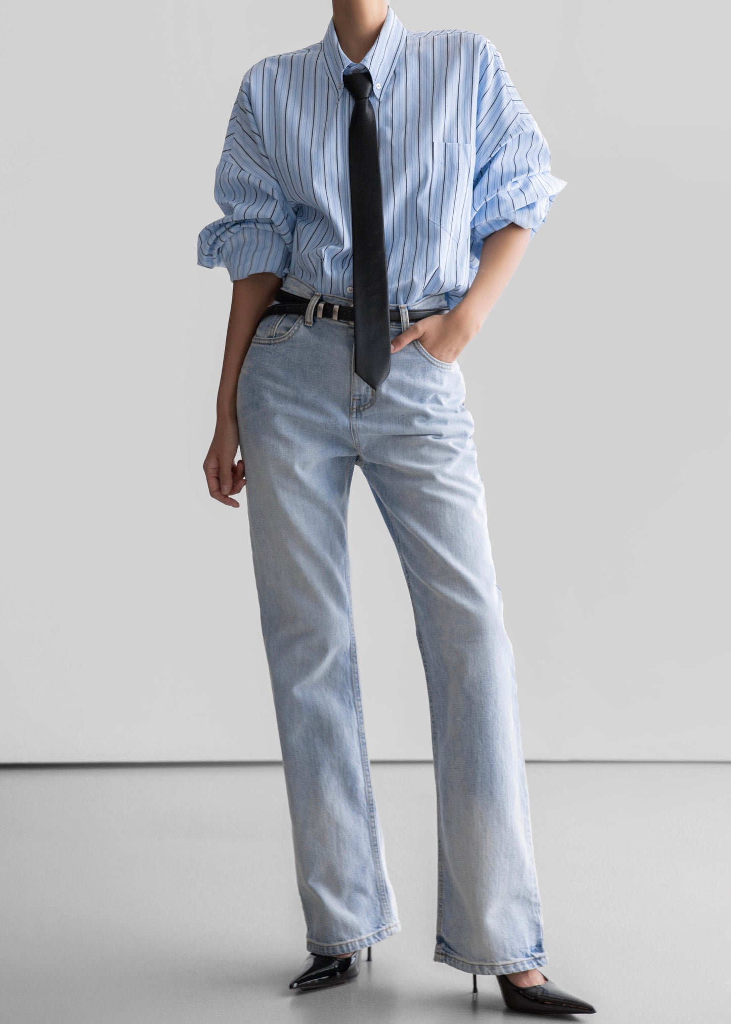 Braila Straight Leg Jeans - Light Wash
