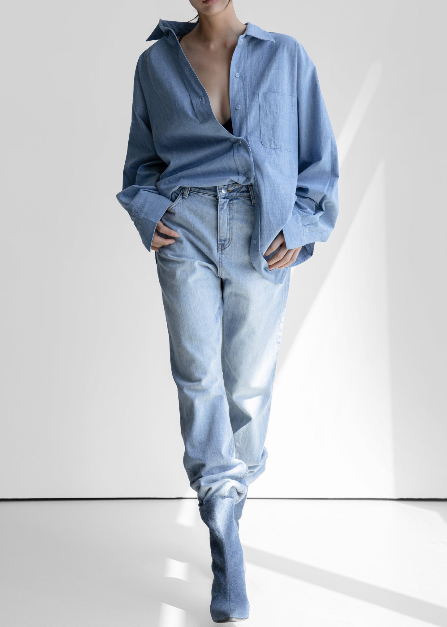 Braila Straight Leg Jeans - Light Wash