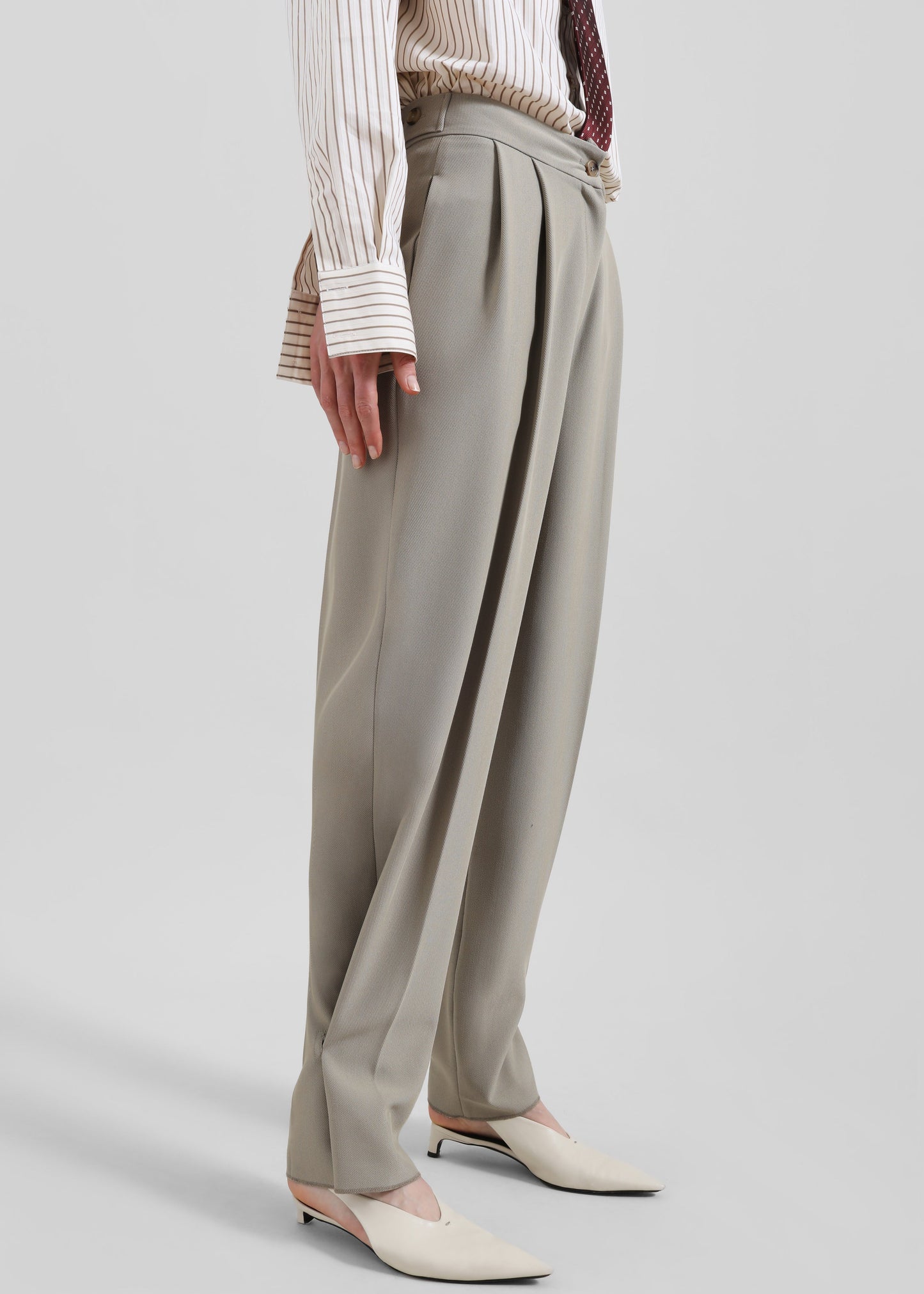 Dina Pleated Trousers - Light Taupe