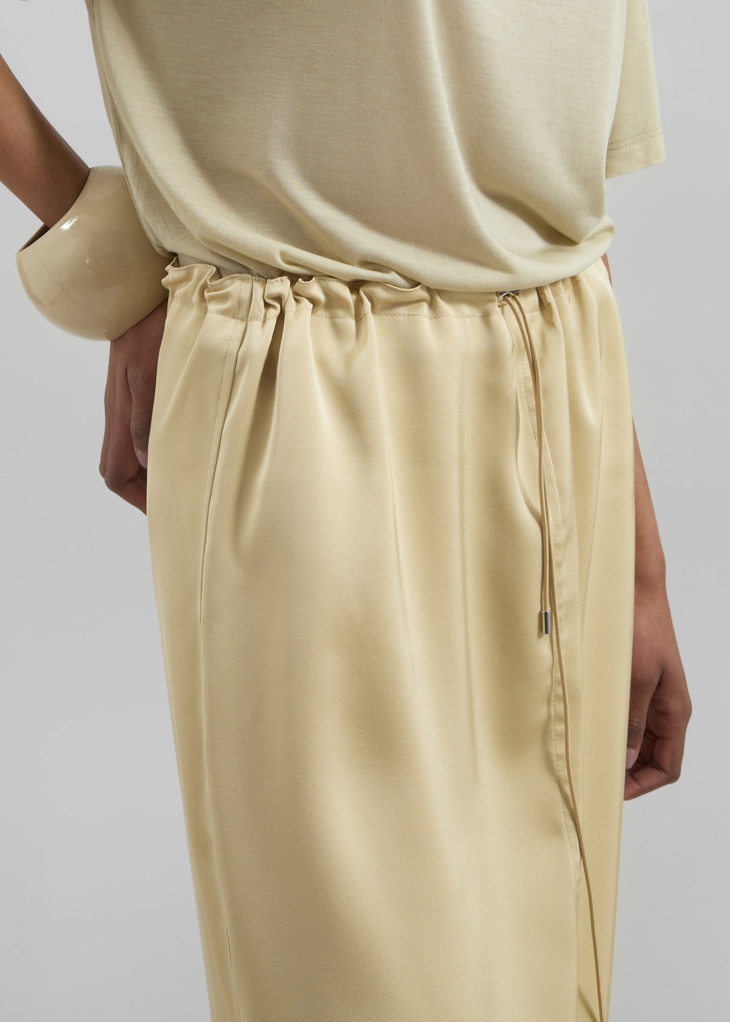 Elvas Satin Midi Skirt - Pale Yellow