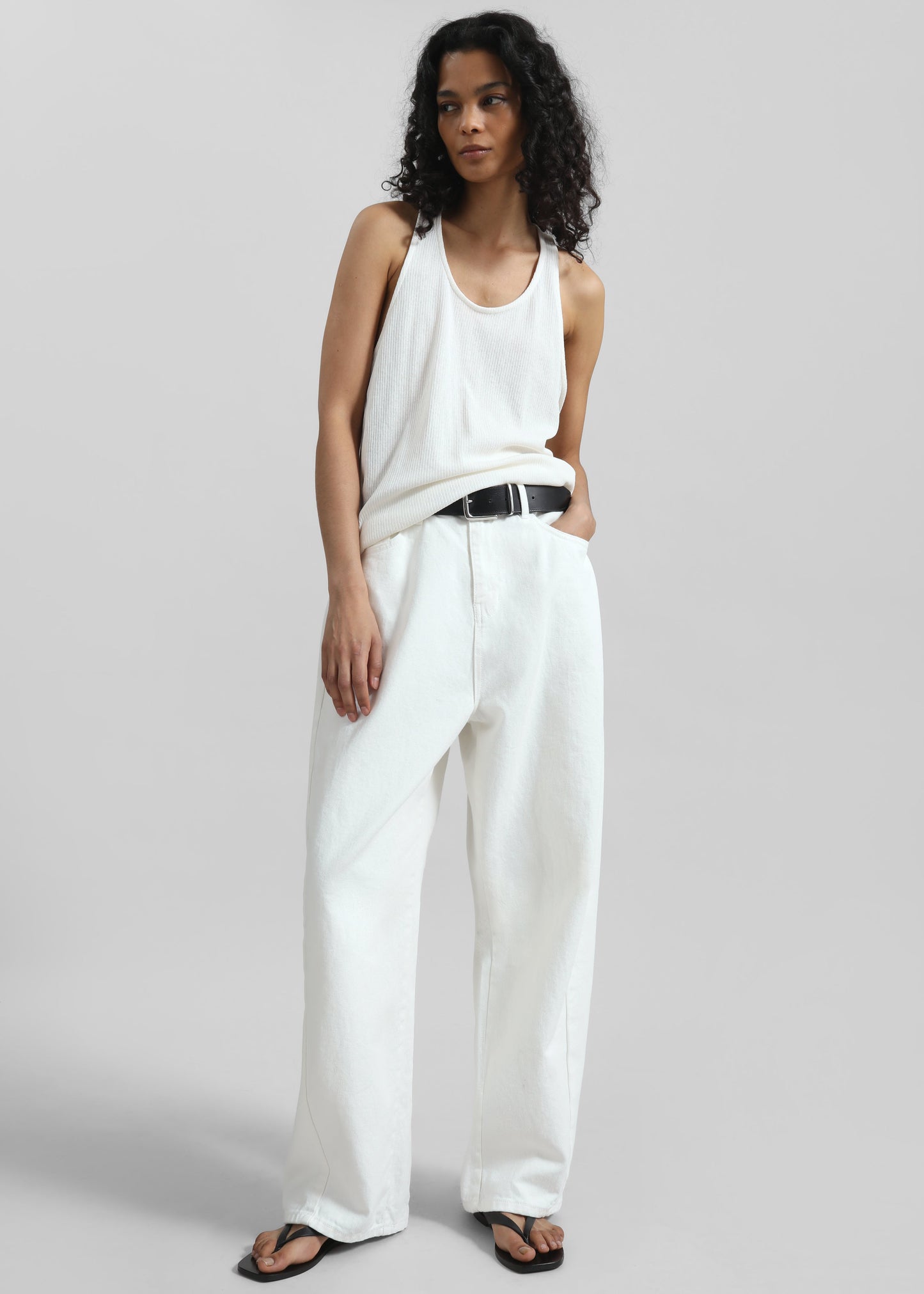 Halgar Frayed Seam Barrel-Leg Jeans - White