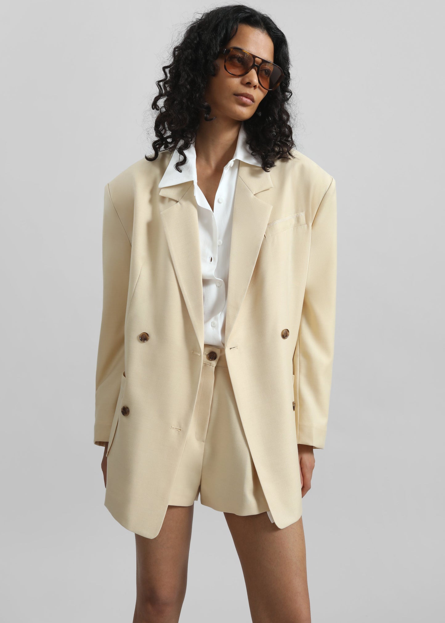 Juvay Pleated Shorts - Pale Yellow