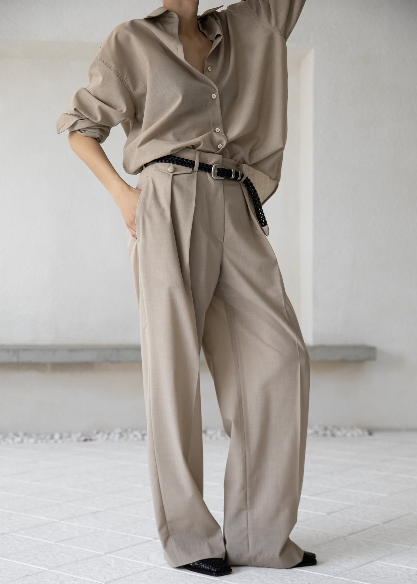 Meslay Sheer Pleated Trousers - Beige