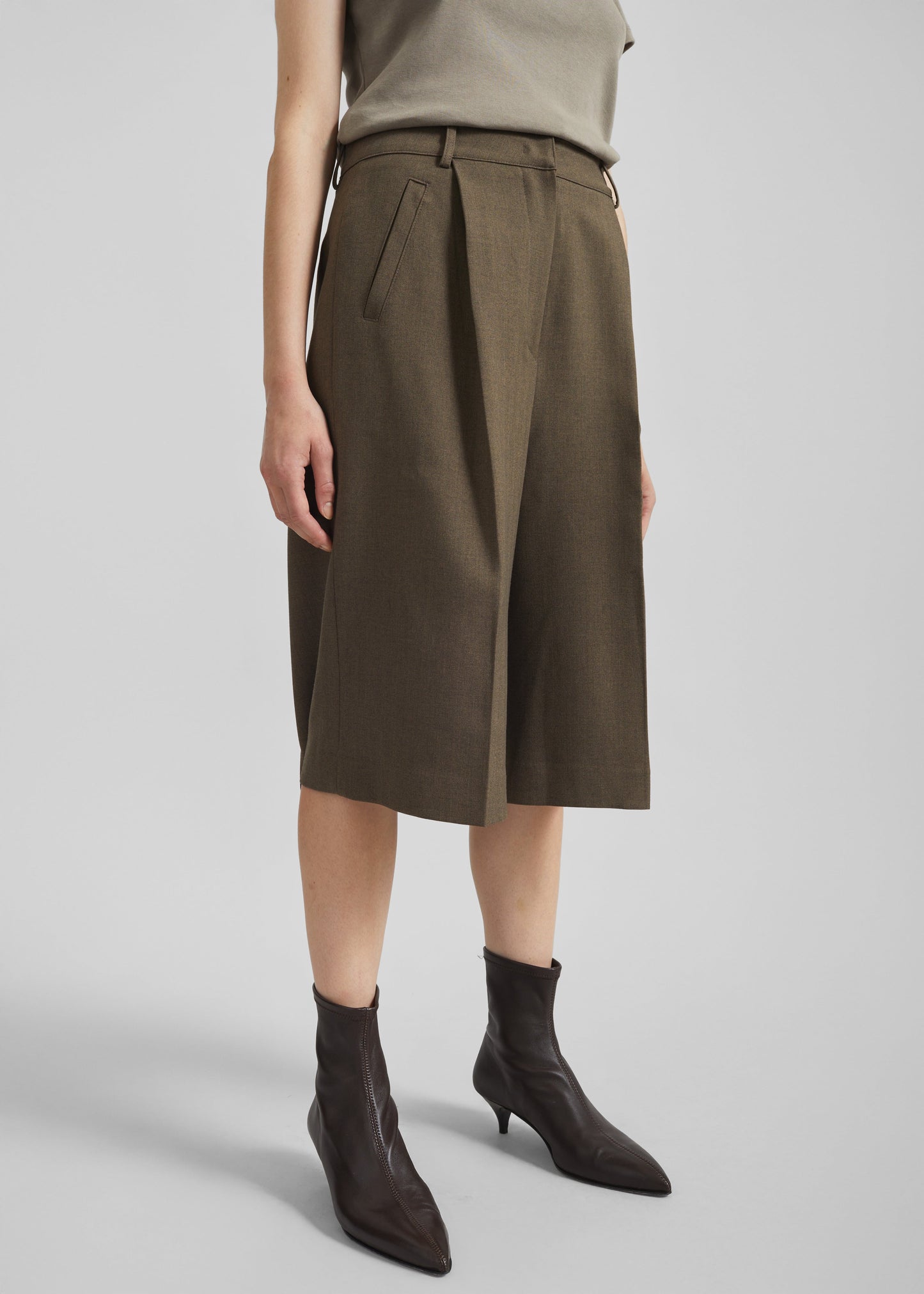 Ninove Bermuda Shorts - Olive Brown
