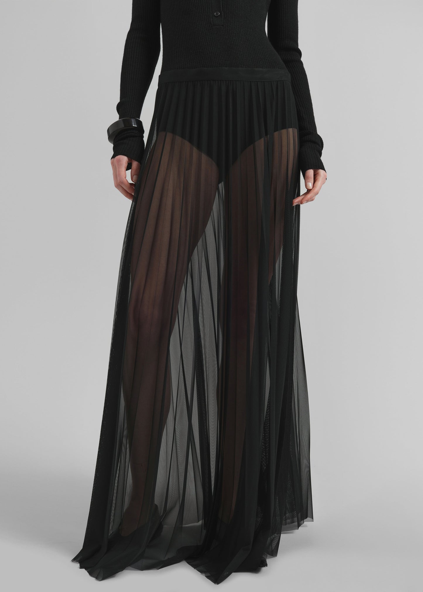 Vallen Pleated Mesh Maxi Skirt - Black