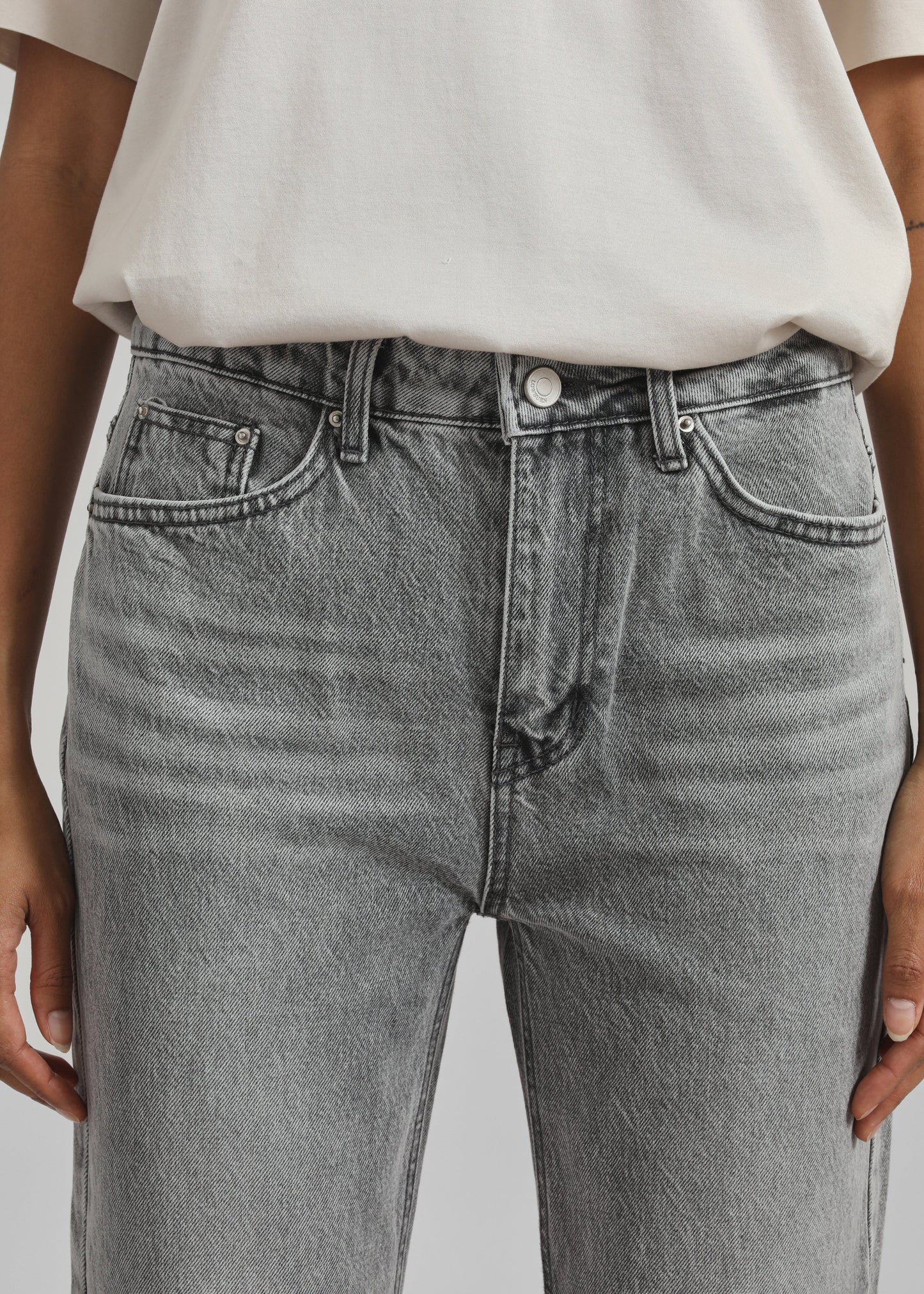 Brannor Straight Leg Jeans - Grey Wash