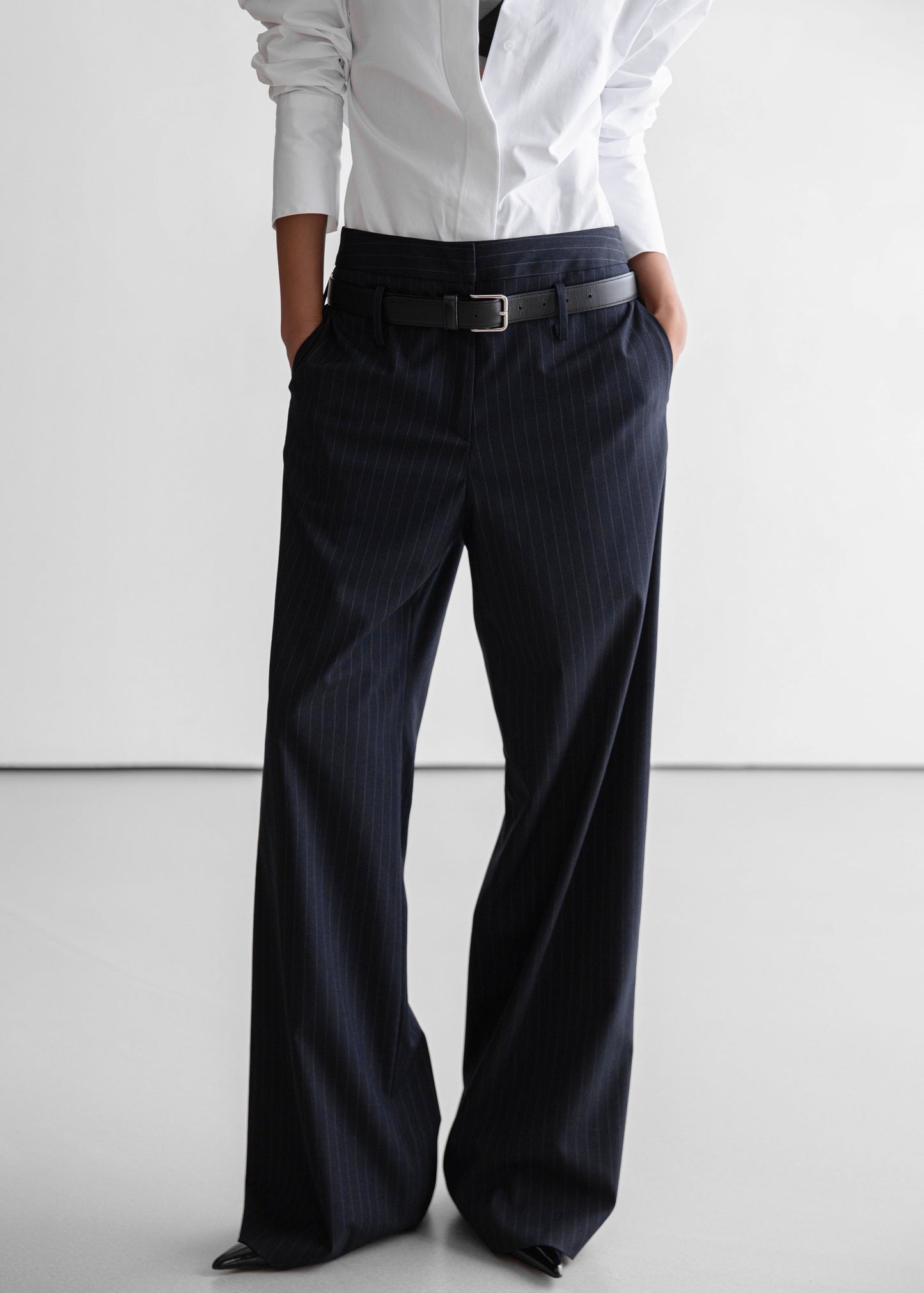 Camlez Low Belt Loop Trousers - Navy Pinstripe