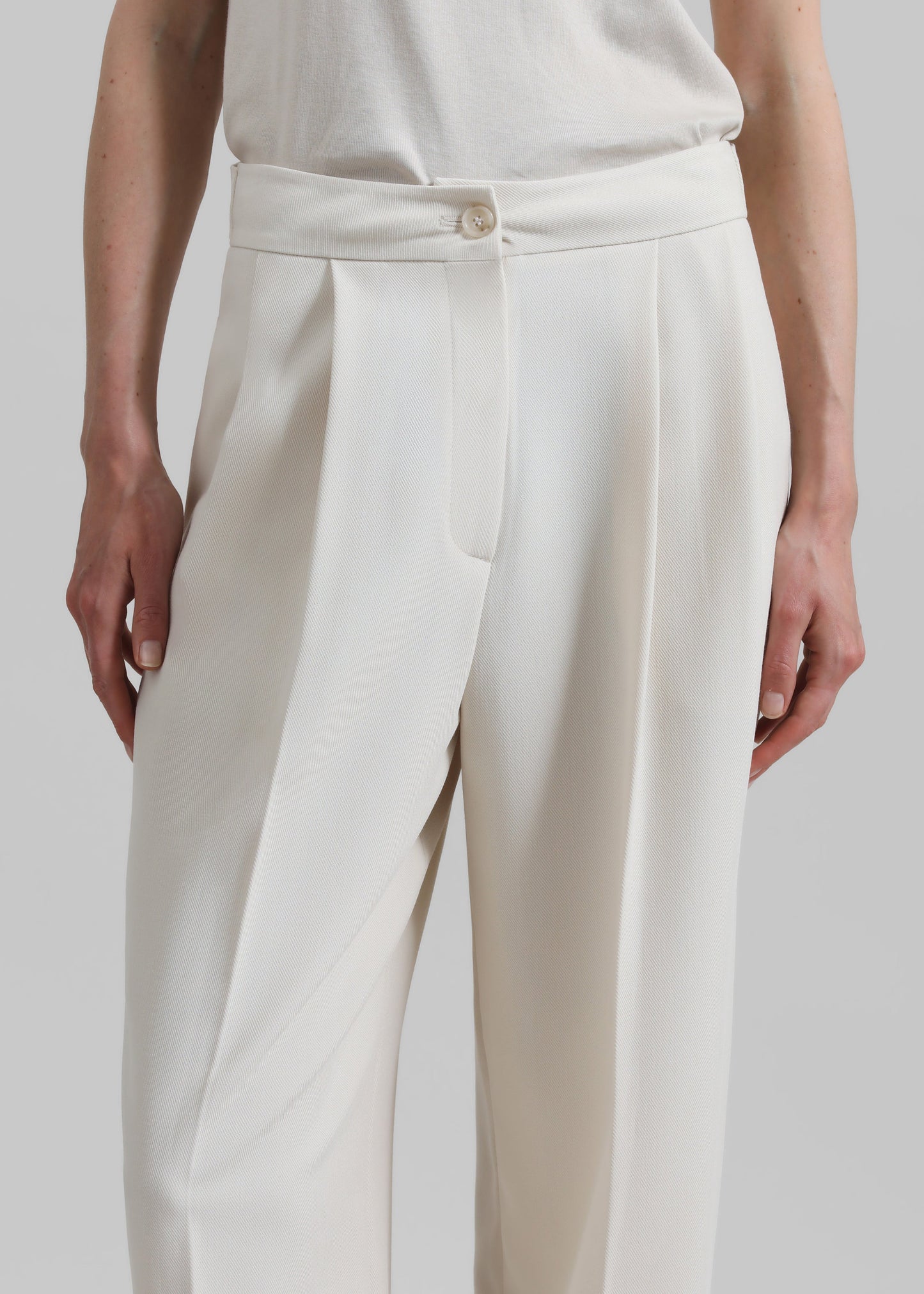 Dina Pleated Trousers - Cream