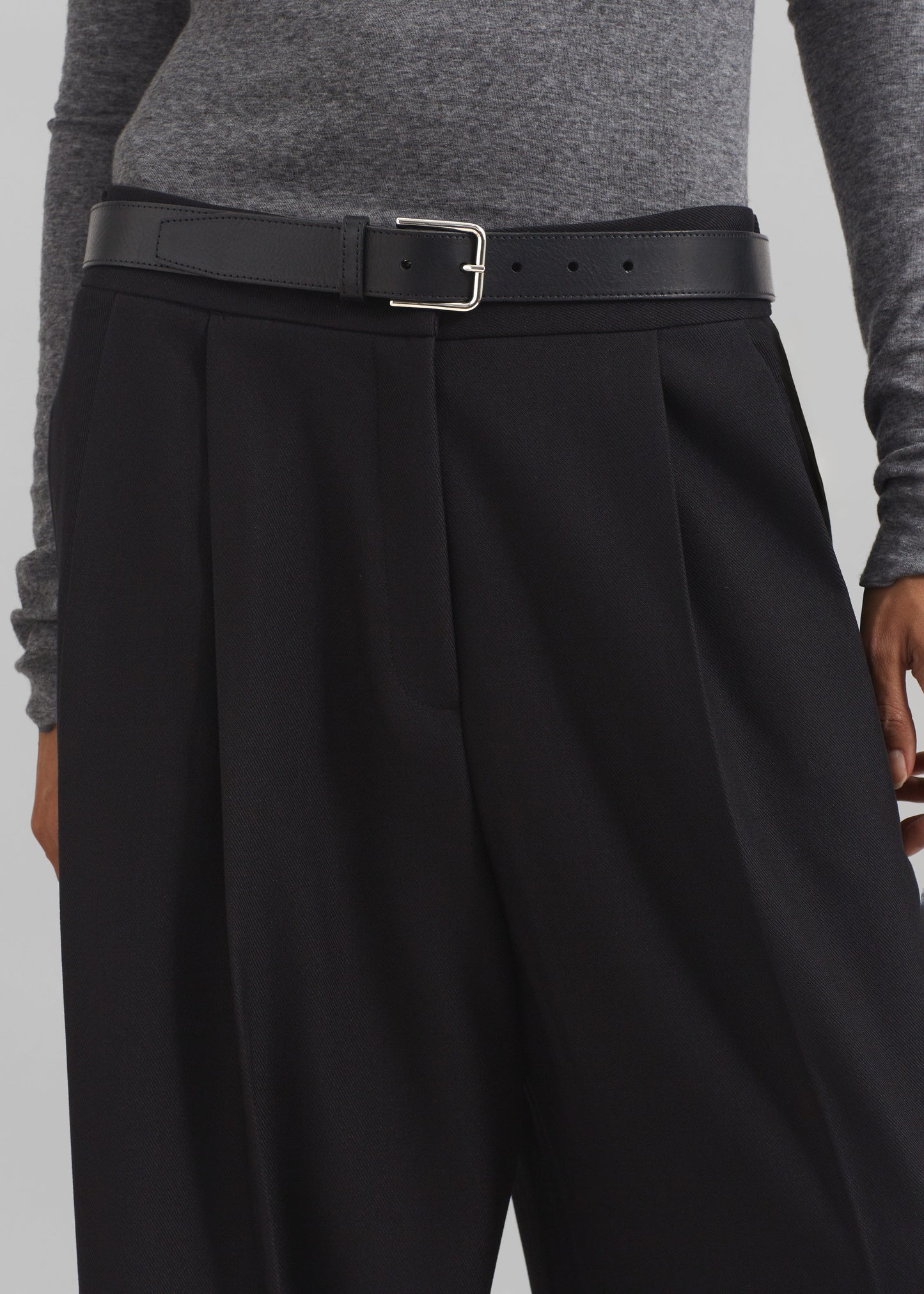 Doyer Pleated Trousers - Black