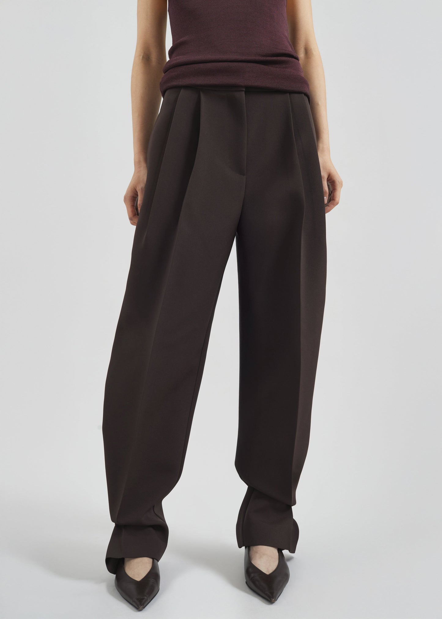 Doyer Pleated Trousers - Brown