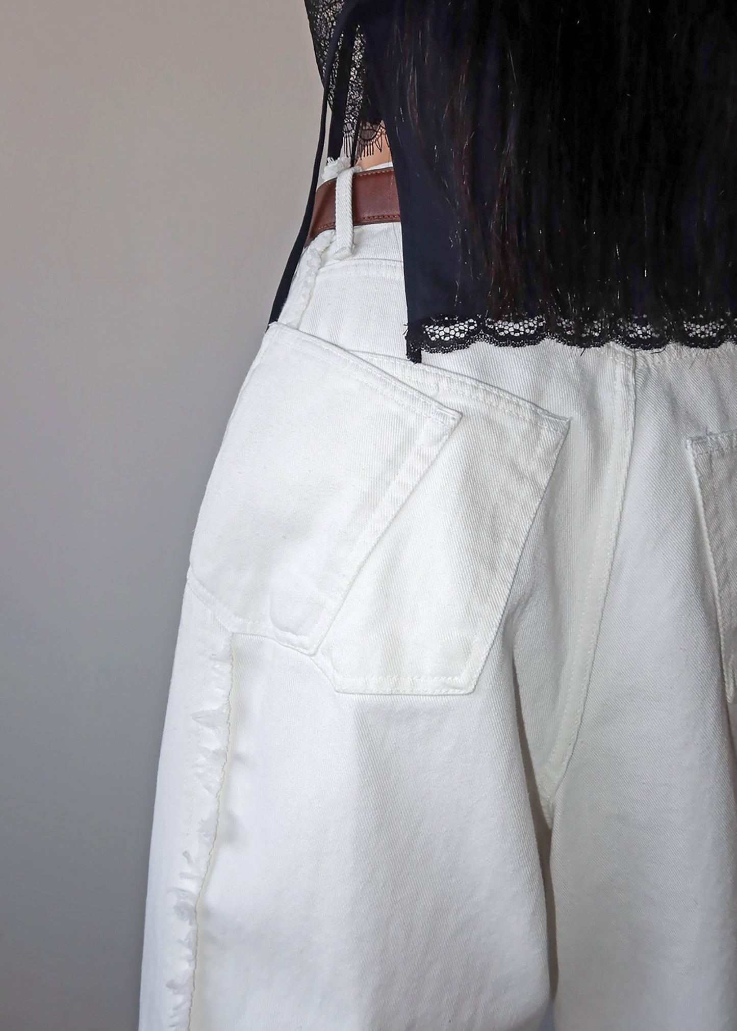 Halgar Frayed Seam Barrel-Leg Jeans - White