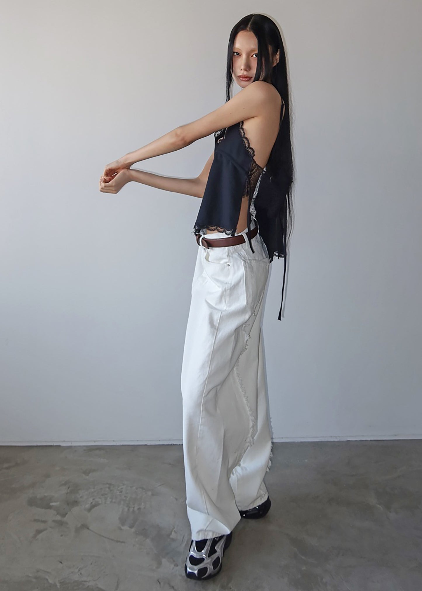 Halgar Frayed Seam Barrel-Leg Jeans - White