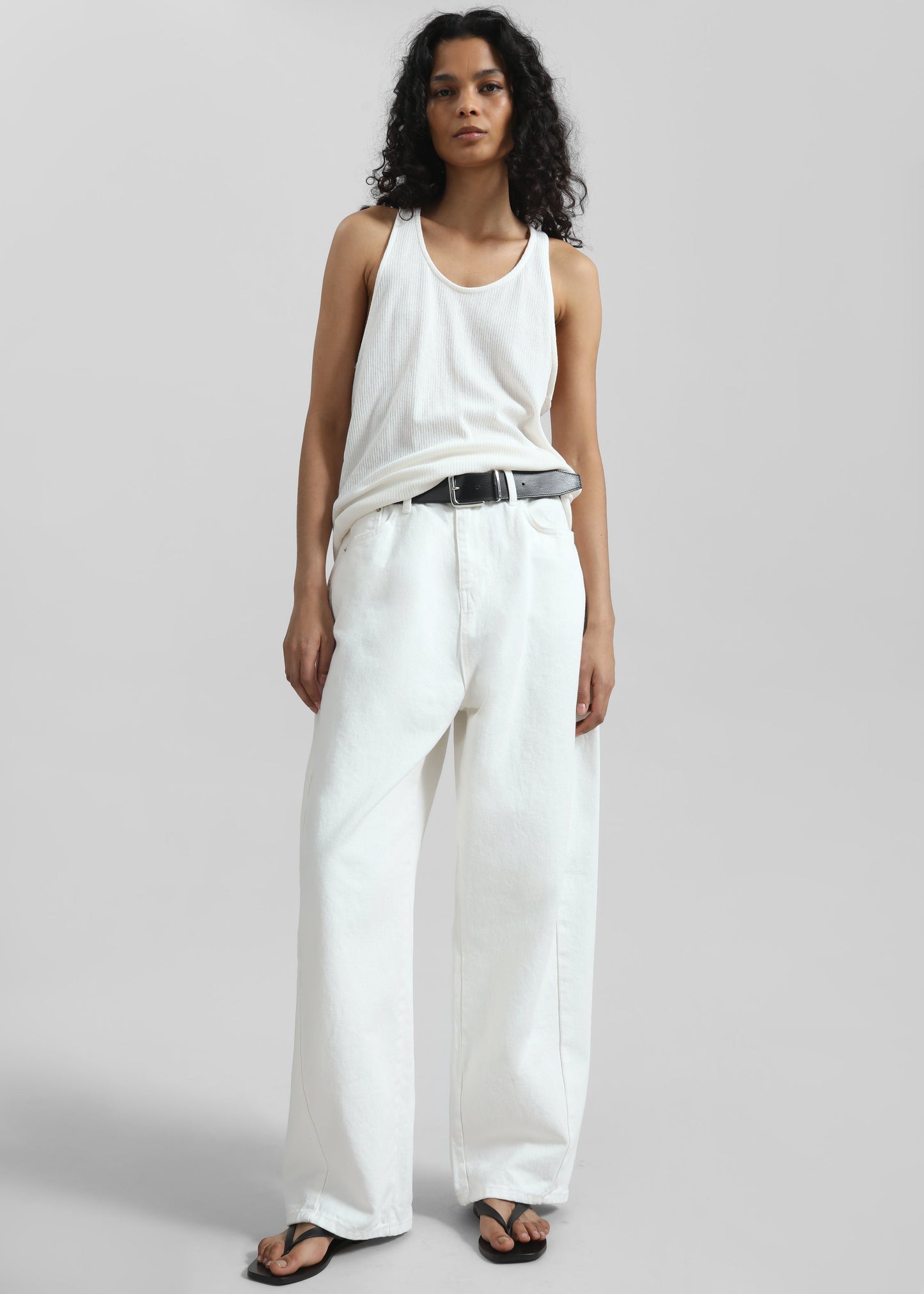 Halgar Frayed Seam Barrel-Leg Jeans - White