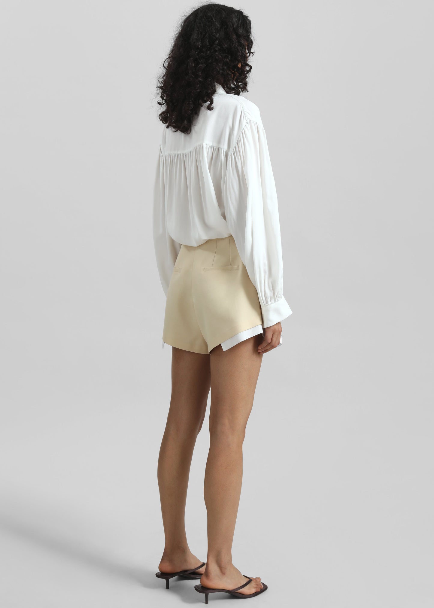 Juvay Pleated Shorts - Pale Yellow
