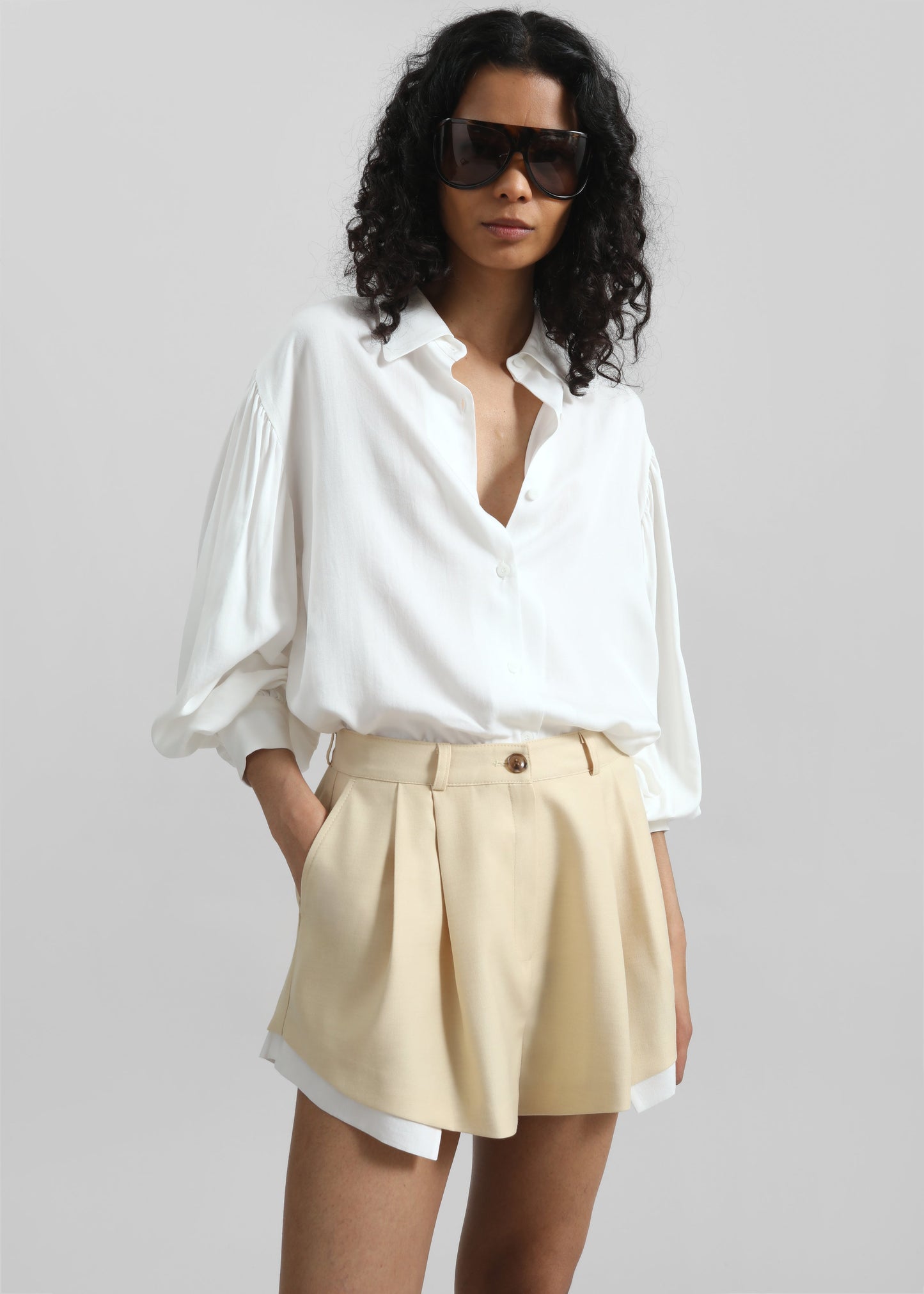 Juvay Pleated Shorts - Pale Yellow