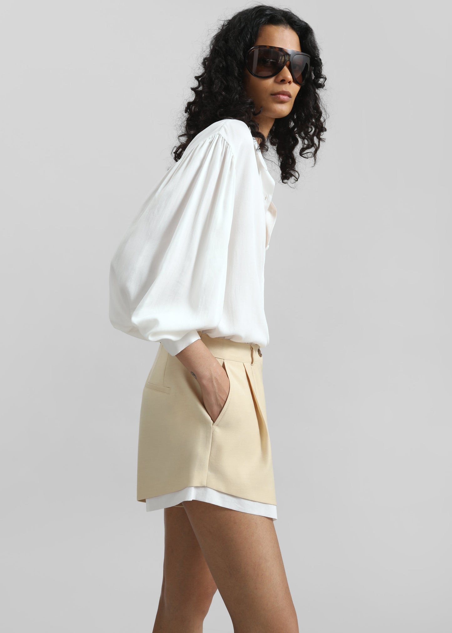 Juvay Pleated Shorts - Pale Yellow