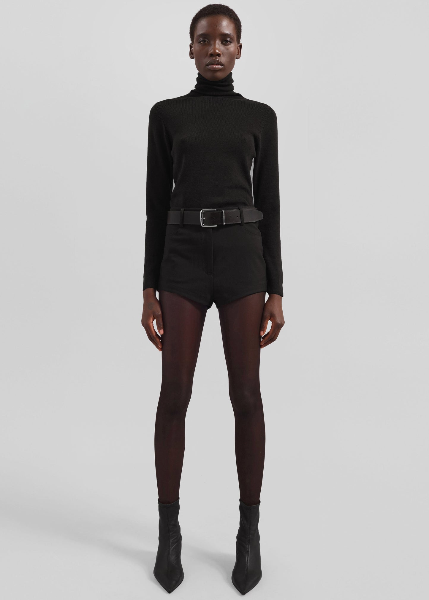 Loen Hot Pants - Black