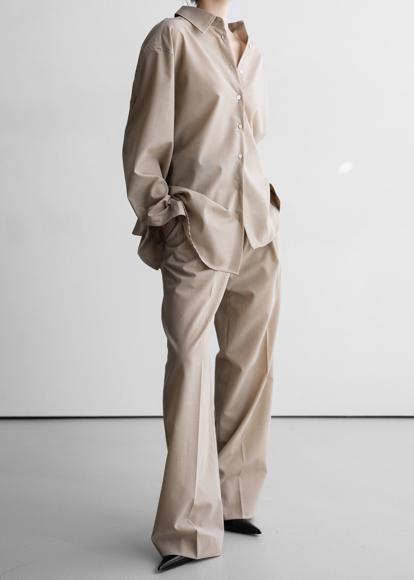 Meslay Sheer Pleated Trousers - Beige