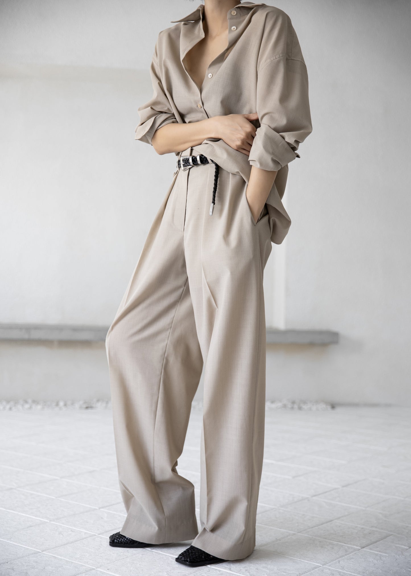 Meslay Sheer Pleated Trousers - Beige