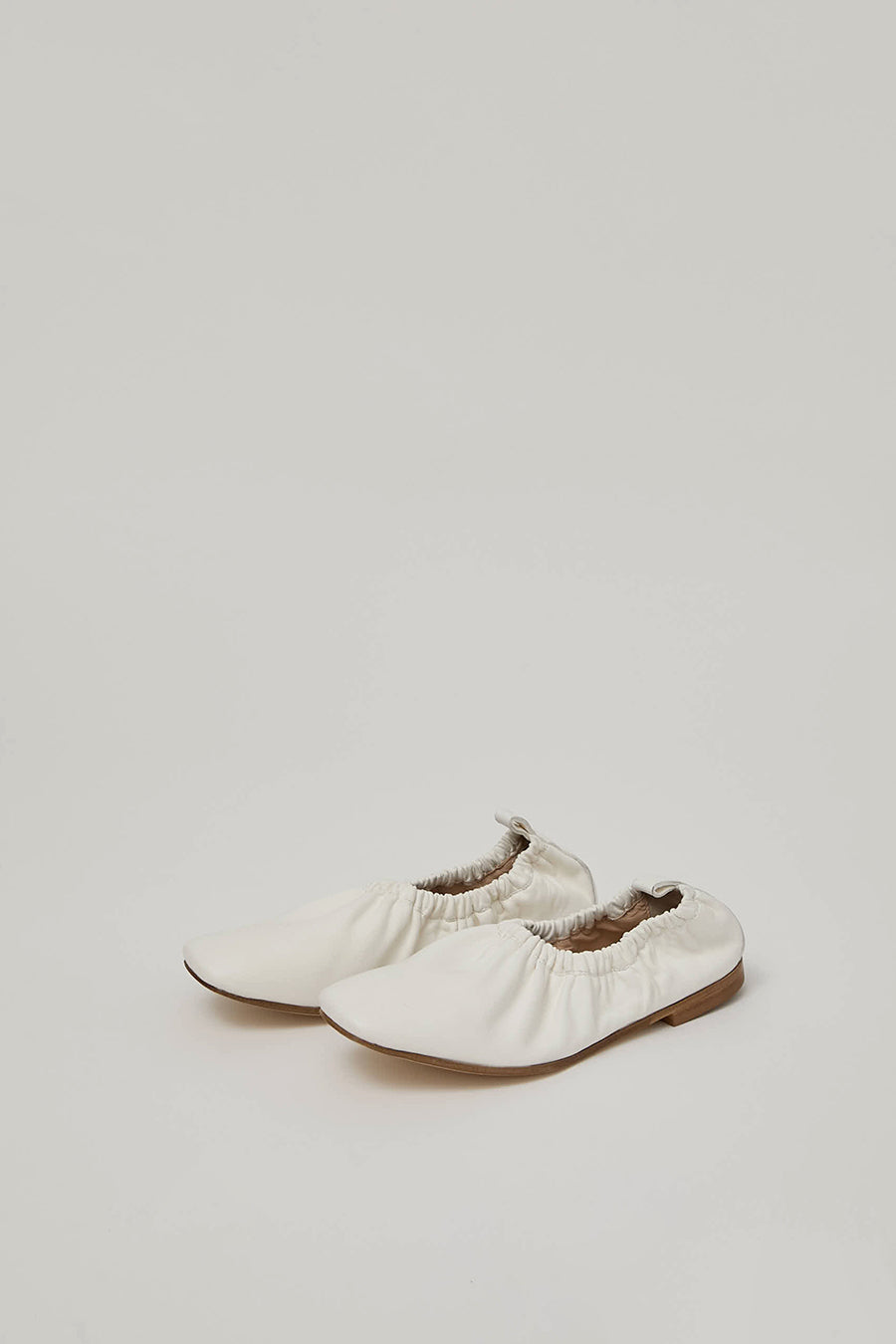 No.6 Travel Ballerina in Latte
