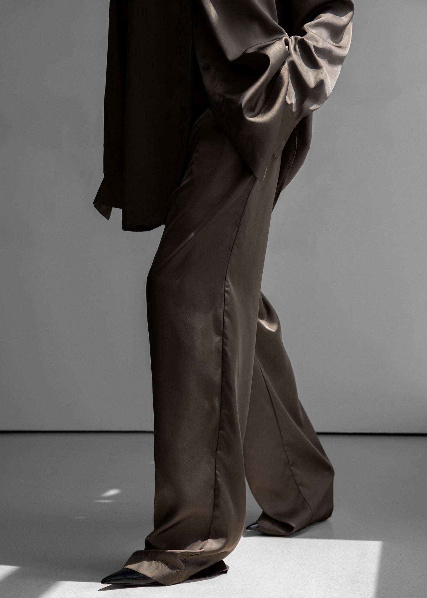 Oskel Satin Pants - Brown