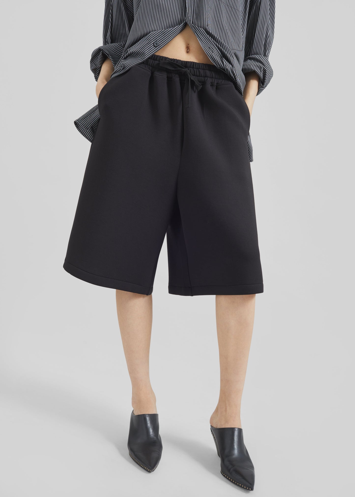 Rian Sweatshorts - Black
