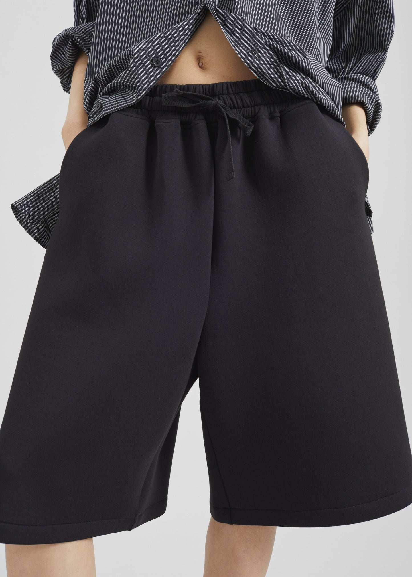 Rian Sweatshorts - Black