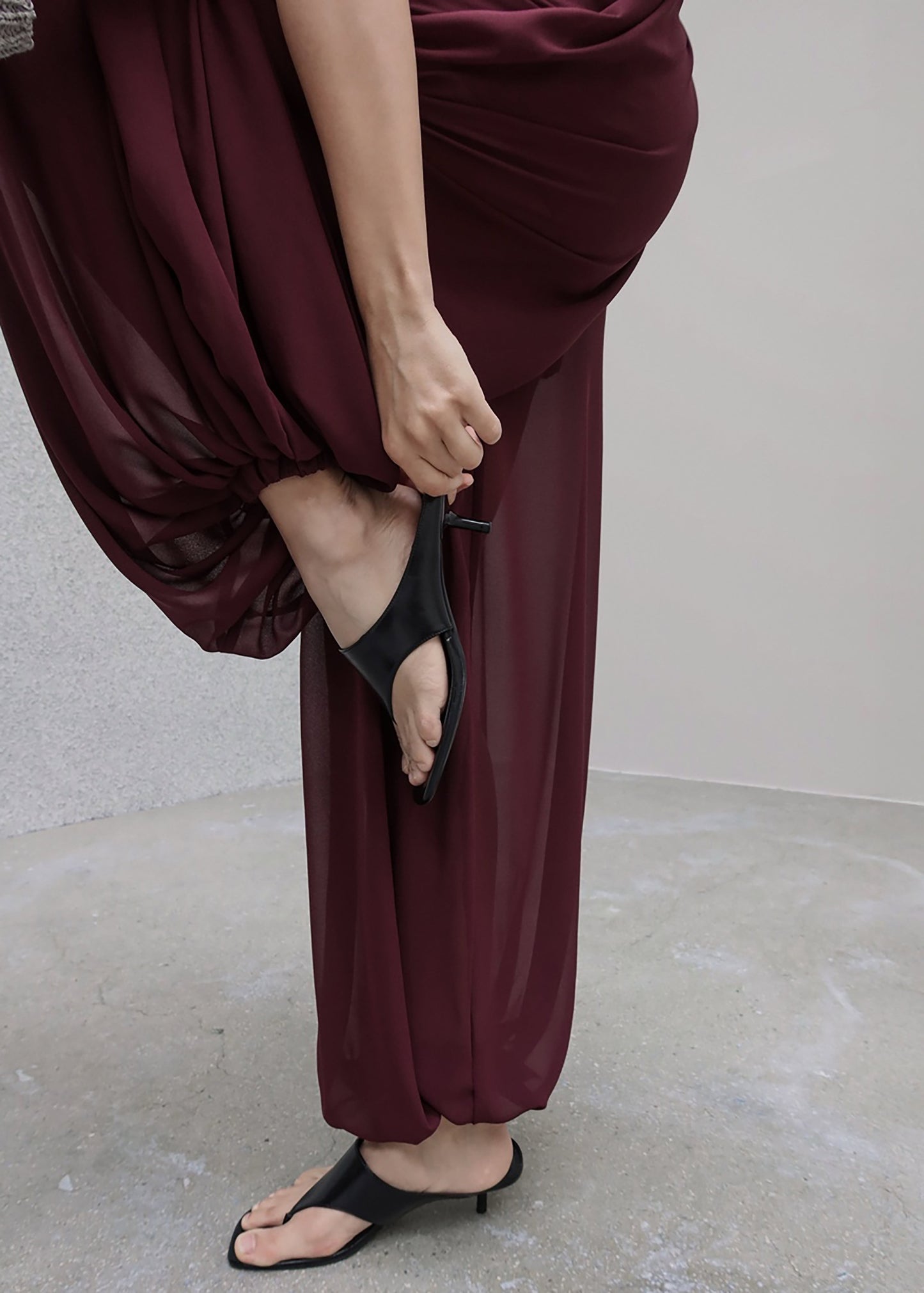 Solrae Fluid Balloon Pants - Burgundy